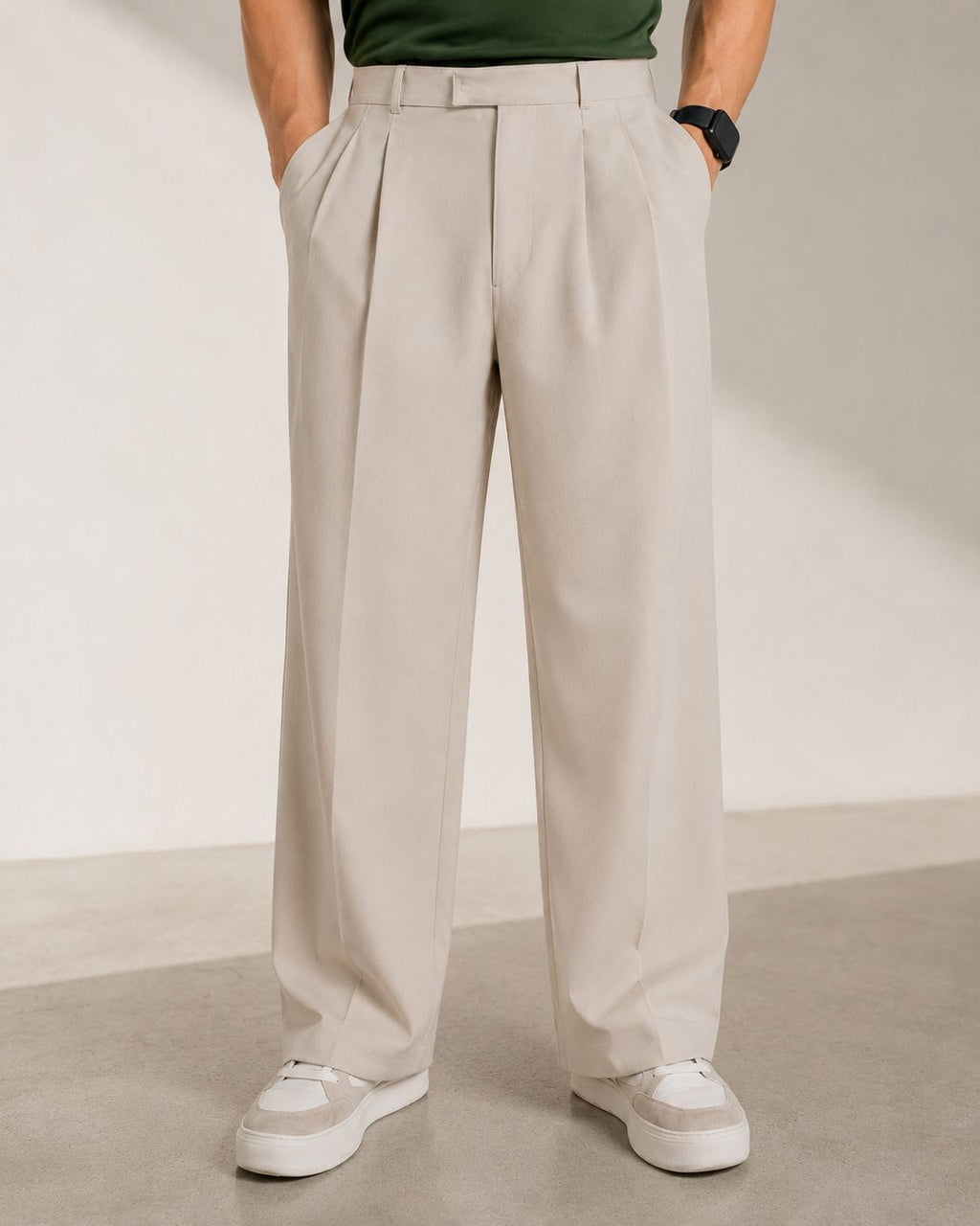 Beige pleated pants